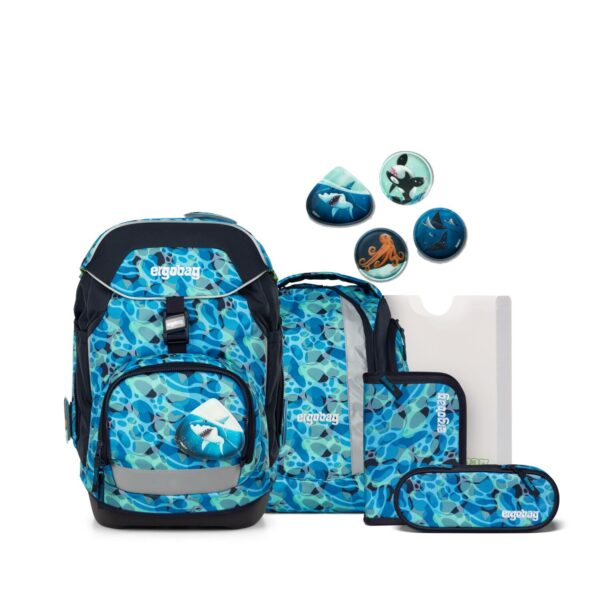 Farbenfrohes Schulranzen-Set PACK AbtauchBär für Grundschüler mit ergonomischem Design und maritimem Motiv.