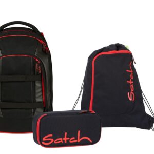 Drei-teiliges Schulrucksack-Set PACK Fire Phantom mit Rucksack, Turnbeutel und Federmäppchen auf weißem Hintergrund. Der Rucksack in Schwarz mit roten Akzenten bietet ergonomischen Tragekomfort und vielseitige Fächer. Der leichte Turnbeutel und das praktische Federmäppchen ergänzen das Set.