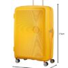 Leuchtend gelber Koffer American Tourister Soundbox Spinner L Expandable Suitcase, 77 cm, aus robustem Polypropylen mit modernem Design und vier drehbaren Rollen für optimalen Transport.
