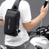 Stylische Brusttasche Herren Sling Bag, ideal für Outdoor und Alltag, mit passwortgeschützter Anti-Diebstahl-Funktion und wasserabweisendem Material.