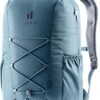 deuter Gogo Tagesrucksack in Atlantic-ink, ideal für Alltag und Outdoor-Aktivitäten, mit elastischer Schnürung und ergonomischen Trägern.