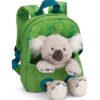 Grüner NICI Rucksack mit abnehmbarem Koala-Plüschtier, ideal für Kinder im Kindergarten für Ausflüge und Abenteuer.