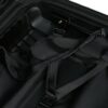 Innenansicht des Samsonite Intuo Spinner L Expandable Suitcases in Schwarz, mit elastischen Riemen zur sicheren Gepäckorganisation und mehreren Taschen für zusätzlichen Stauraum.