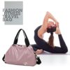 Kleine Sporttasche in Rosa und Schwarz mit Nassfach, ideal für Fitness und Reisen, platzsparend und praktisch für aktive Frauen.
