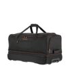 Geräumige Travelite Trolley Reisetasche mit Rollen in Schwarz, ideal für Reisen und Sportaktivitäten, ausgestattet mit einem Teleskopgriff und zwei leichtgängigen Rollen.