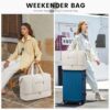 Elegante LOVEVOOK Weekender Reisetasche für Damen in Beige, präsentiert von zwei Frauen in modischen Outfits, ideal für Reisen und Sport.