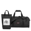Eastpak READER S Reisetasche und Tragetasche in Schwarz, vielseitig und funktional für Reisen und Sportausflüge.