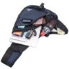 Blauer Sling Backpack mit großem Innenraum, geeignet für 14 Zoll Laptops und andere persönliche Gegenstände wie Handys, Schlüssel und Trinkflasche, ideal für Outdoor-Aktivitäten.