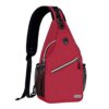 Moderne rote Brusttasche Sling Bag mit asymmetrischer Form, großen Reißverschluss und seitlichem Netzfach für Getränke. Adjustable Schultergurt für optimalen Tragekomfort.