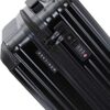 Schwarzer Hardschalenkoffer mit TSA-Schloss, ideal als Handgepäck für Reisen, leicht und robust, mit modernem Design und stabilen Rollen.