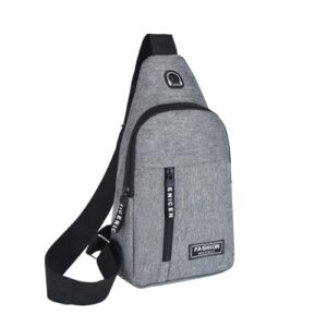 Moderner Cleminsta Sling Schulterrucksack in Grau aus wasserabweisendem Oxford-Stoff mit Brusttasche und Kopfhörerloch, ideal für Outdoorsport und Reisen.