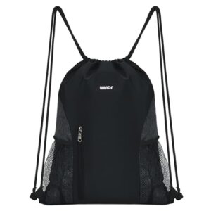 Schwarzer Kordelzug Rucksack aus wasserabweisendem Nylon, ideal für Sport, Gym und den täglichen Gebrauch mit praktischen Fächern und Kordelzugverschluss.