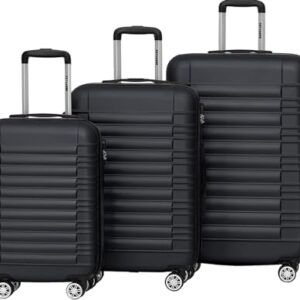 Drei schwarze Koffer in verschiedenen Größen, ausgestattet mit Rädern und Griffen für eine einfache Transportierung.